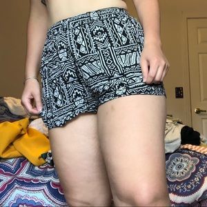 Printed black and white soft shorts